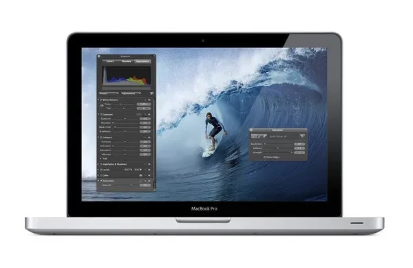 Apple  Macbook Pro 13.3-inch [MD101LLA] Intel Core i5 [4GB RAM] [500GB] Silver  Refurbished